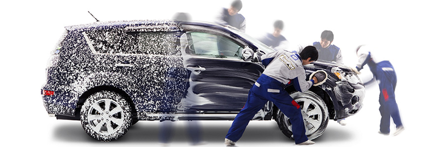 手洗い洗車と車のお手入れの様子
